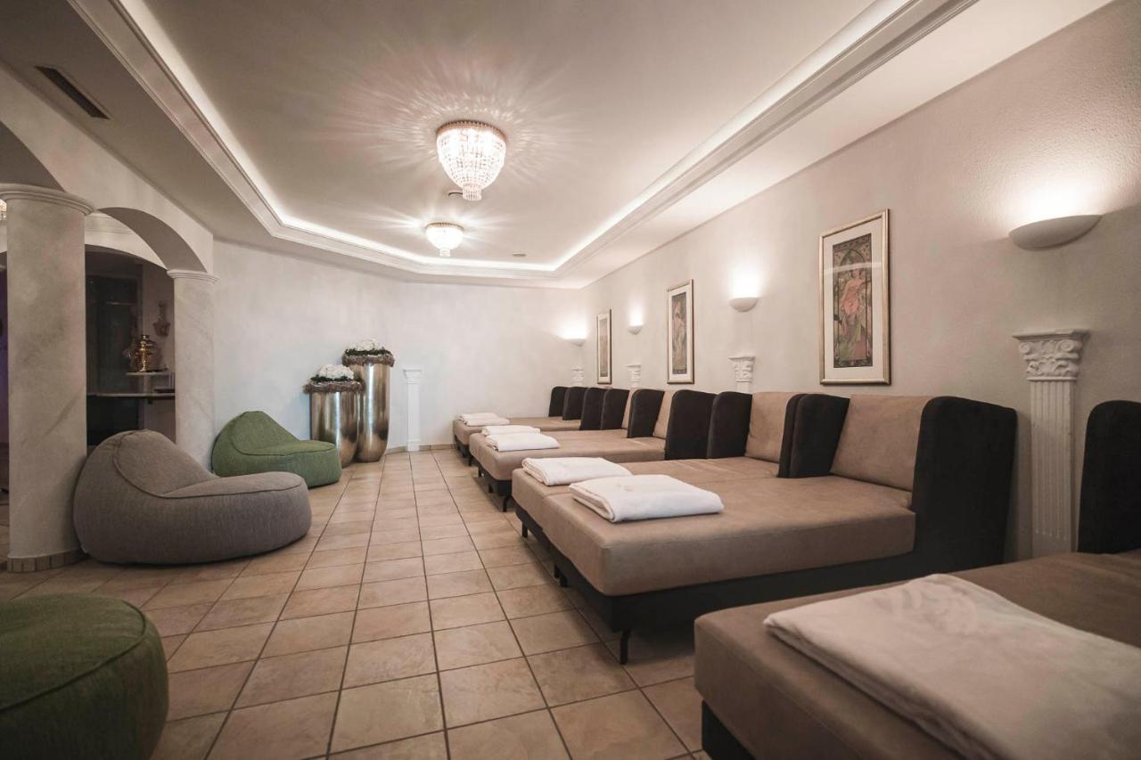 Majestic - Unique Spa Resort Bruneck Exteriör bild