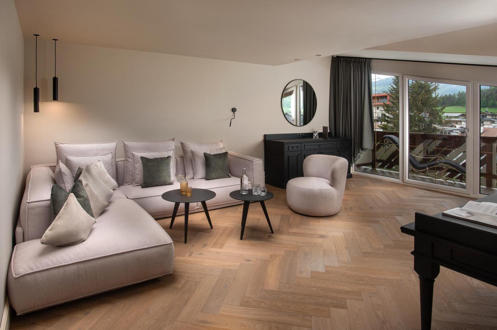 Majestic - Unique Spa Resort Bruneck Exteriör bild